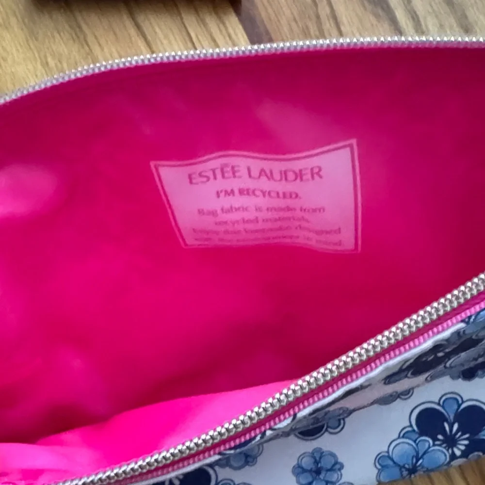 Estee Lauder bag and mini Makeup items